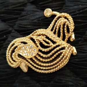 ⭐️ GERRYS  French poodle goldtone brooch 2 in Vintage